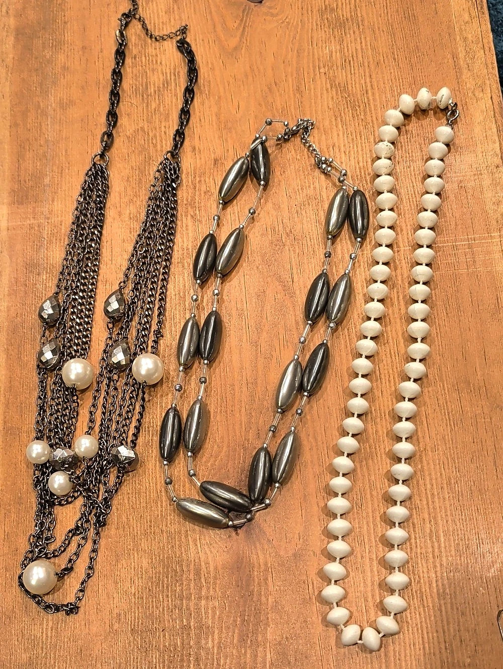 Statement Necklace Set in White & Gray